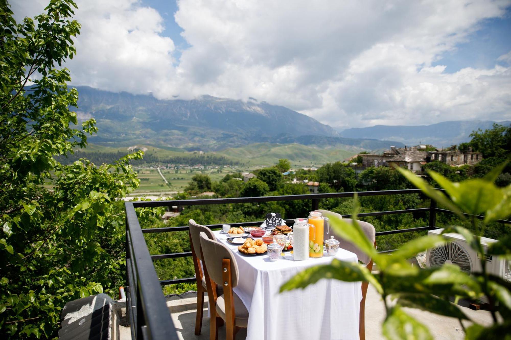 Guva Guest House Gjirokastër Buitenkant foto