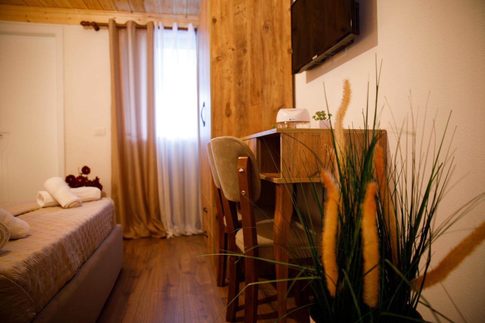 Guva Guest House Gjirokastër Buitenkant foto