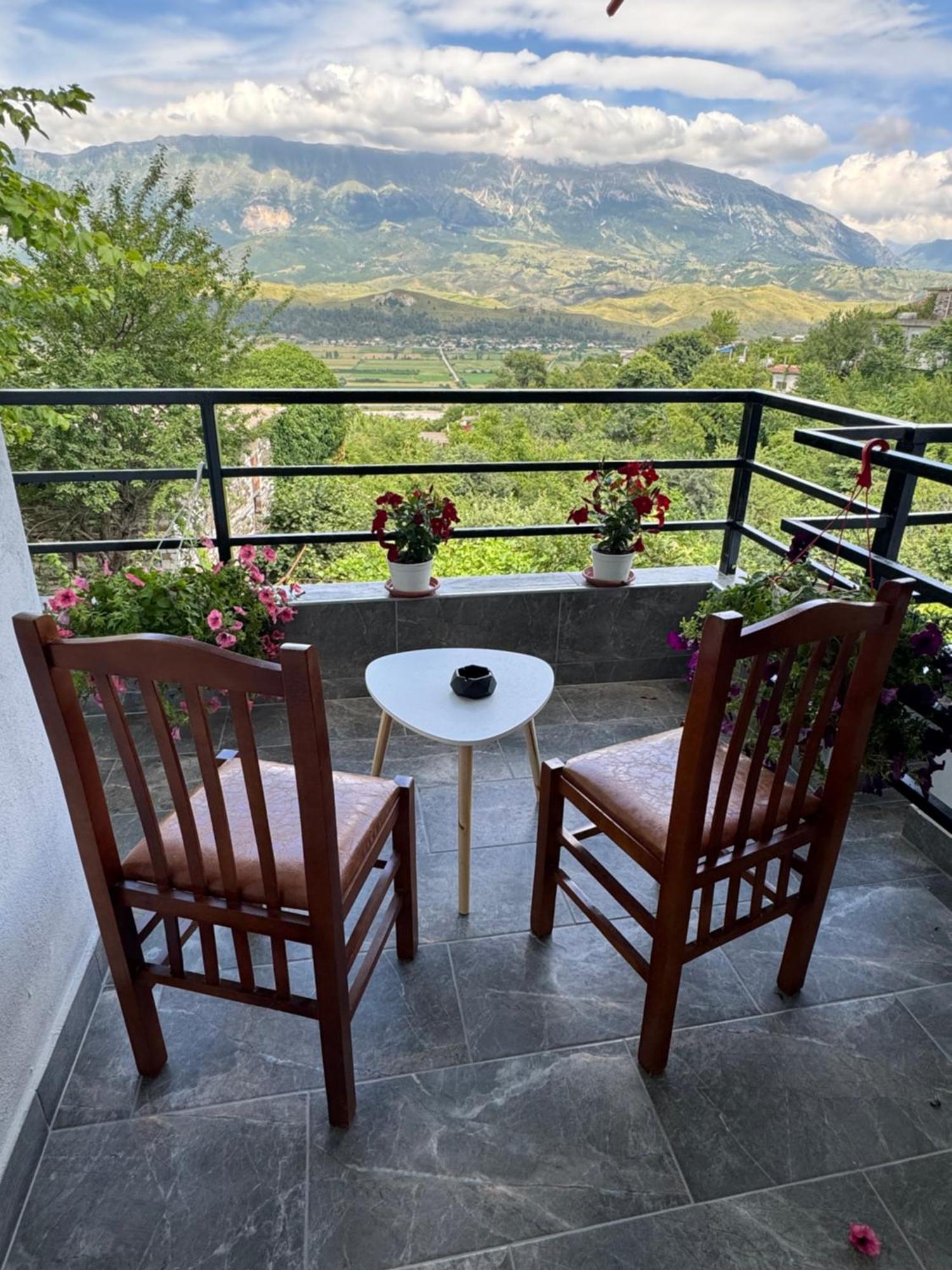 Guva Guest House Gjirokastër Buitenkant foto